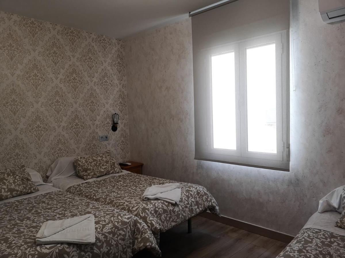 סגוביה Hostal Juan Bravo מראה חיצוני תמונה